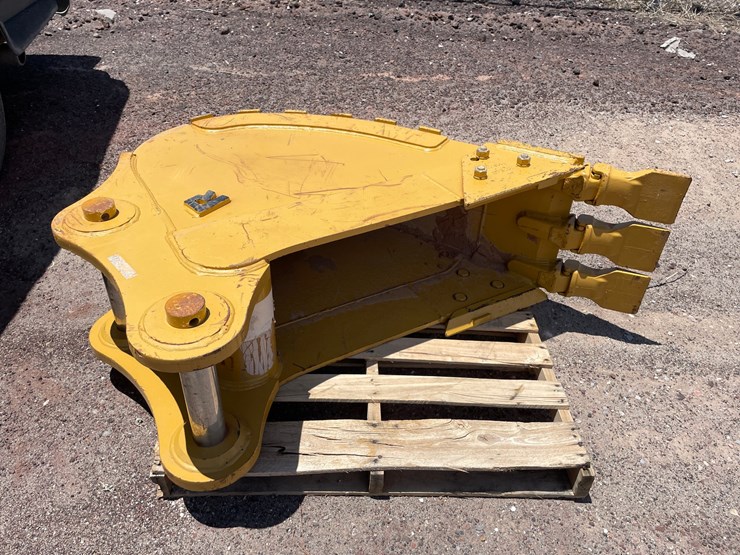 #2204-•-excavator-bucket-image-1