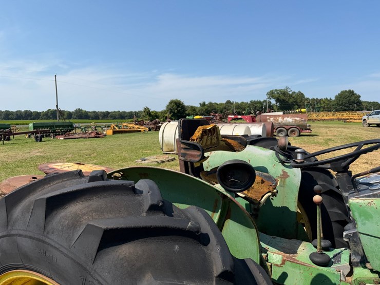 1972-john-deere-820-image-29