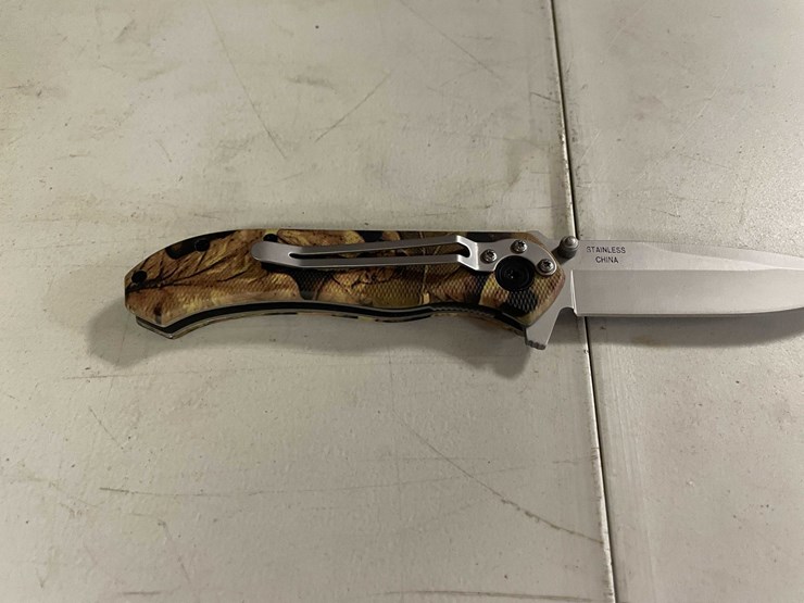 #10809-•-g-10-camo-handle-hunting-knife-image-6
