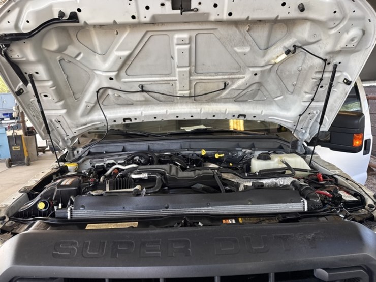 2015-ford-f550-image-18