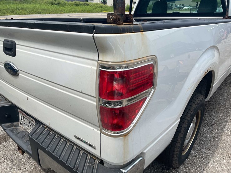 2014-ford-f150-xl-image-27