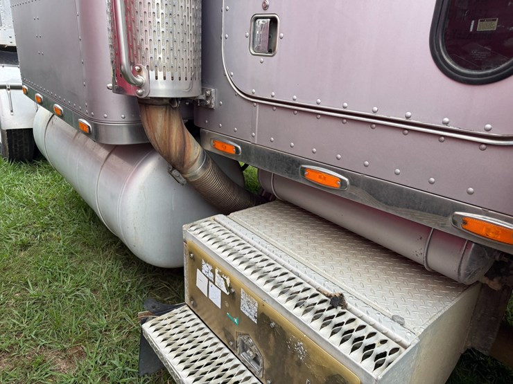 1989-peterbilt-379-image-47