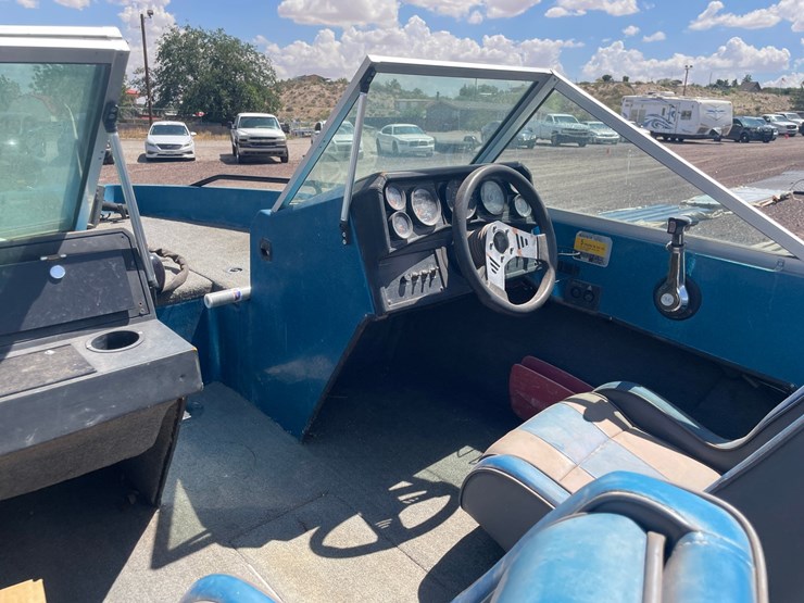 #2151-•-1989-stratos-bass-boat-and-stratos-trailer-image-37