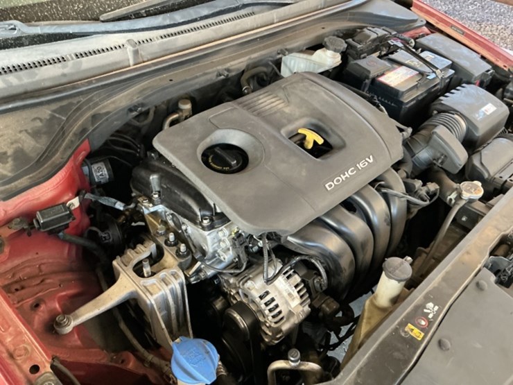 2017-hyundai-elantra-sdn-image-12