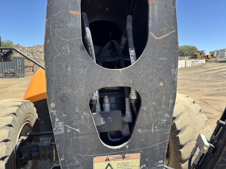 2015-jlg-1255-image-15