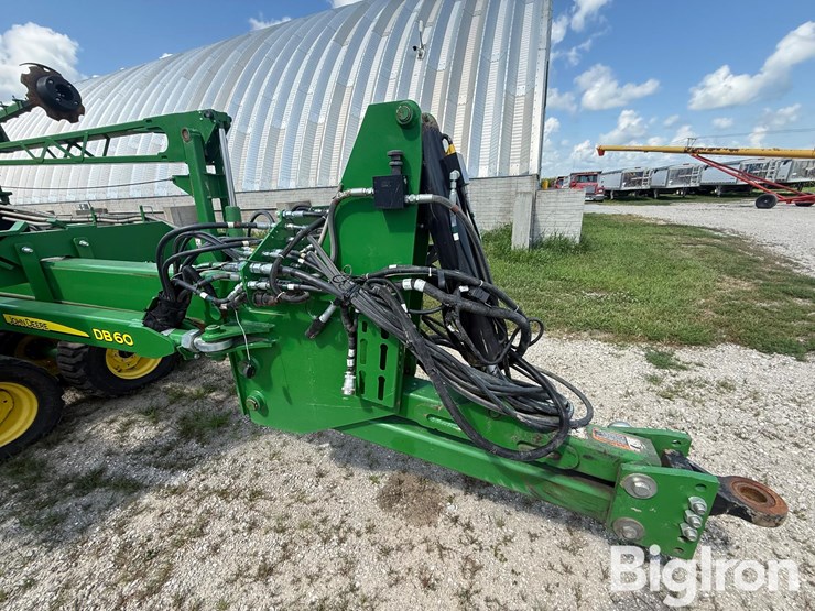 2021-john-deere-db60-image-16