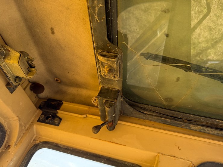 caterpillar-307-image-78