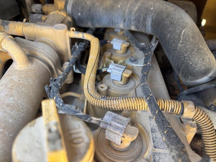 2018-caterpillar-259d-image-46
