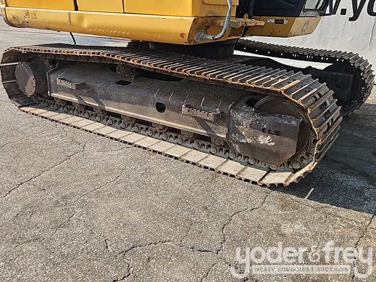 2018-deere-130g-image-13