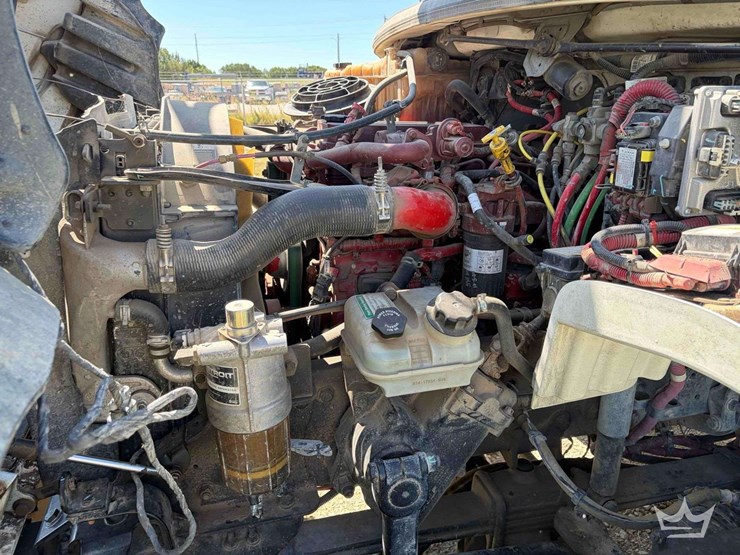2018-freightliner-m2-106-image-7