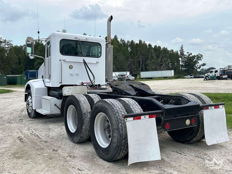 2006-peterbilt-385-image-4