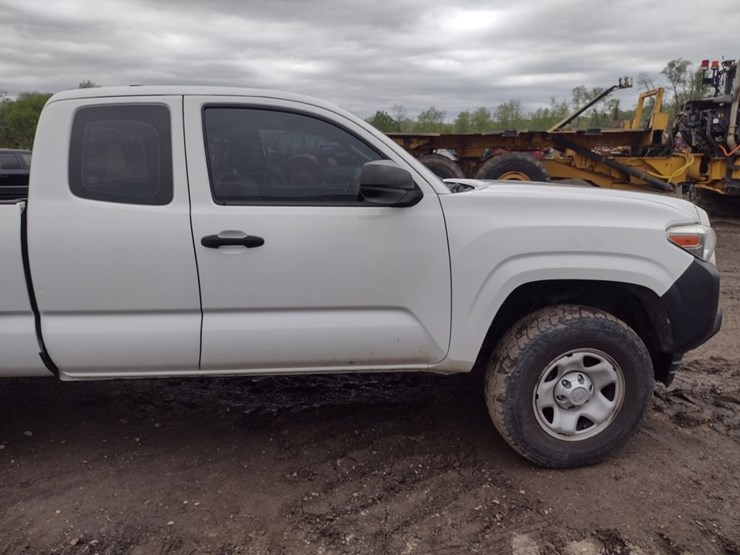 18-toyota-truck^title^-(qea-4649)-image-22
