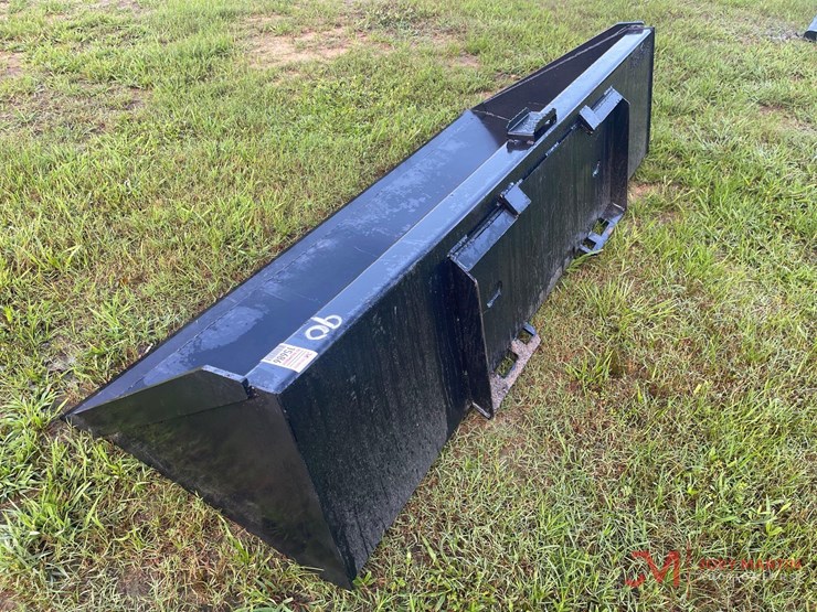 new-90"-smooth-bucket-skid-steer-attachment-image-5