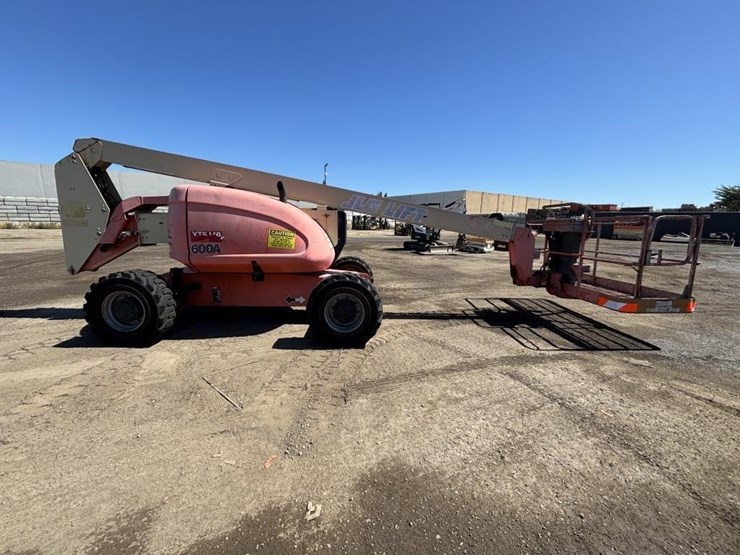 2003-jlg-600a-image-7
