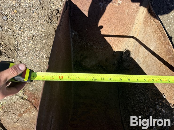 backhoe-bucket-image-13
