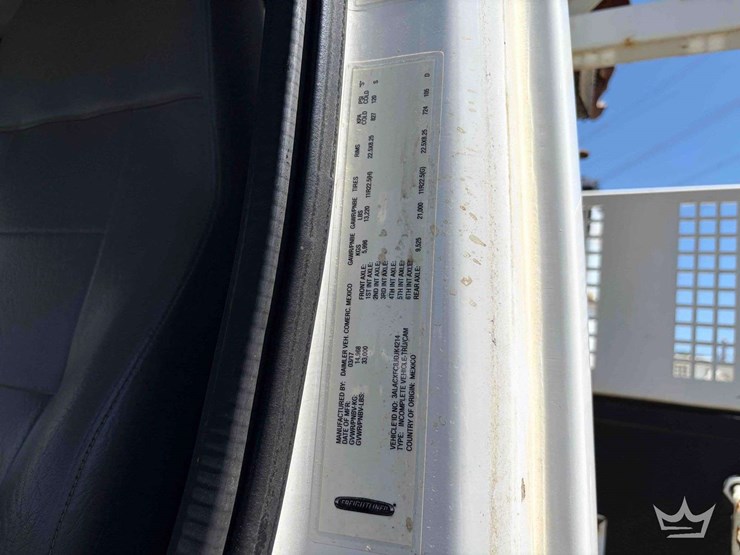 2018-freightliner-m2-106-image-6