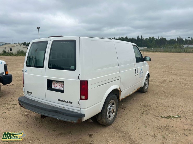 2003-chevrolet-astro-image-9