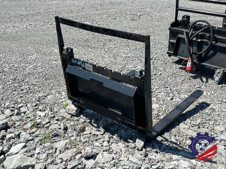 unused-2026-future-ft-xhc-mini-skid-steer-skid-steer-forks---[skid-steer-attachments]-attachment-image-5
