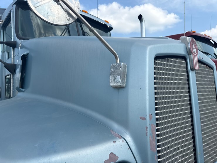 2007-kenworth-t600-image-28