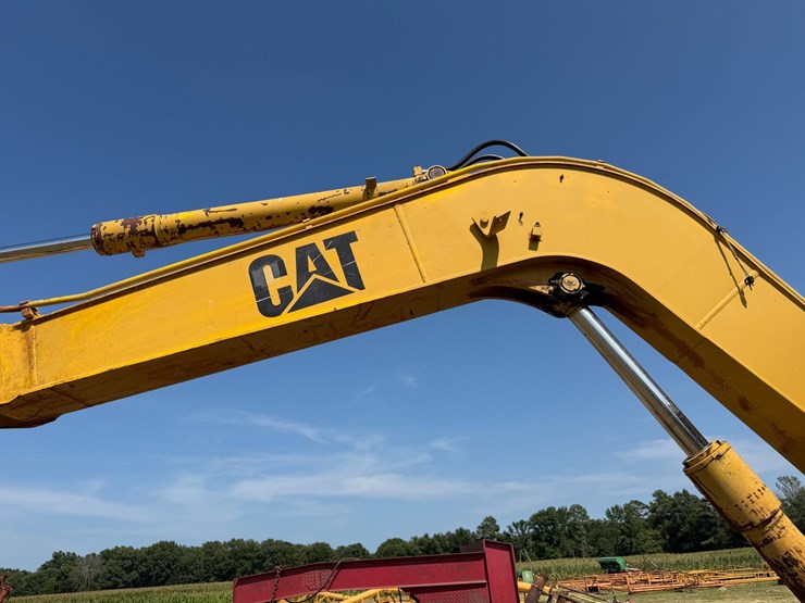 caterpillar-307-image-37