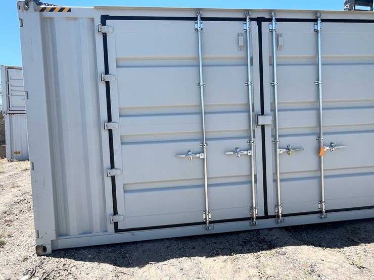 #2352-•-40'-high-shipping-container-image-7