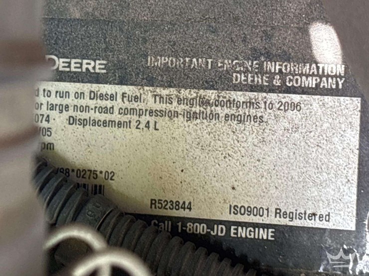 john-deere-utility-loader-tractor-image-11