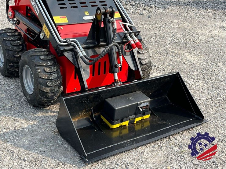 unused-2026-future-ft-323tz-skid-steer-loader-mini-skid-steer-image-12