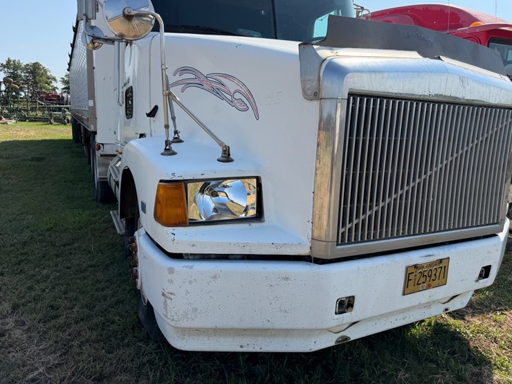 #52620-•-1990-whitegmc-wia-areo-series-sleeper-t/a-truck-tractor-4v1wdbjf3ln629984-inv#52620-image-42