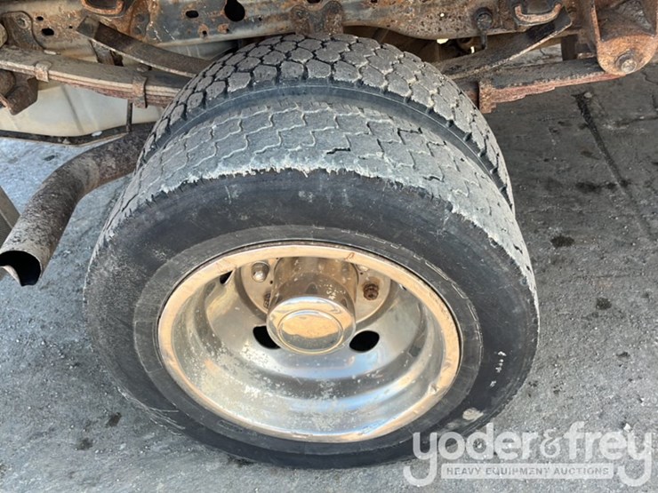 2002-ford-f450-xl-image-13