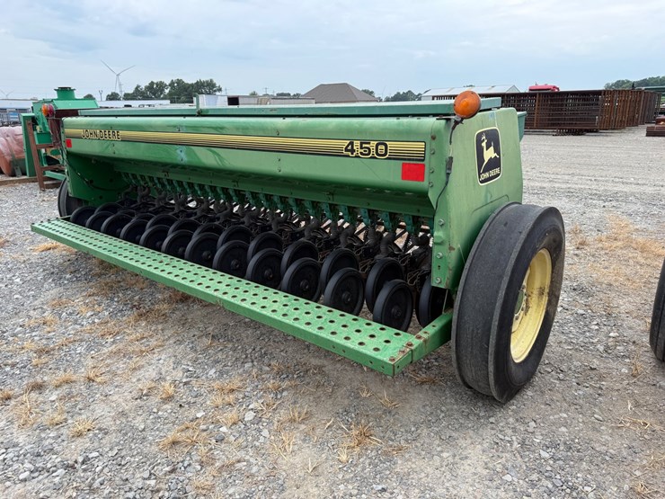john-deere-450-image-3