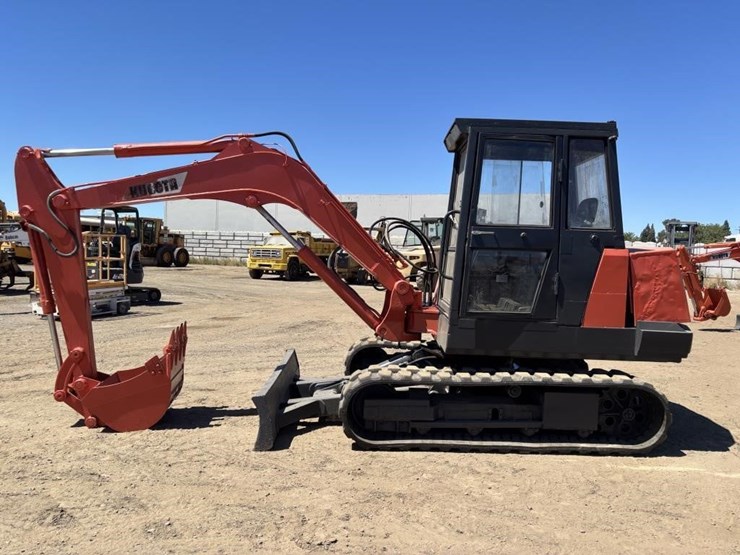 kubota-kh130-image-5