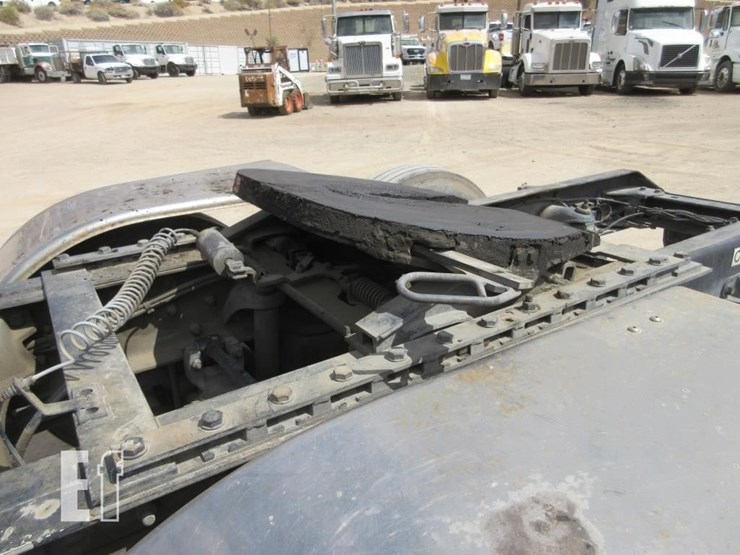 2015-kenworth-t800-image-19