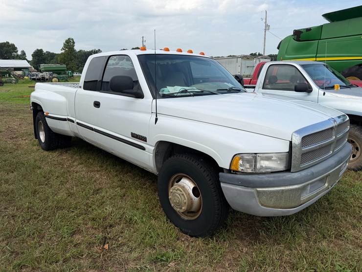 1998-dodge-ram-3500-image-2