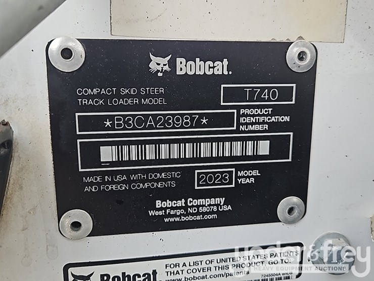 2023-bobcat-t740-image-33