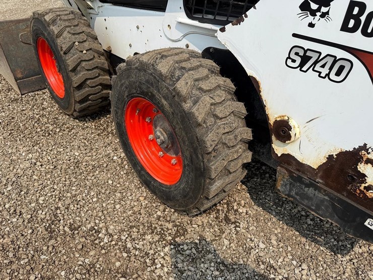 2020-bobcat-s740-image-15