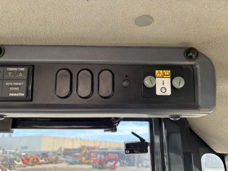2019-komatsu-wa200-8-image-41