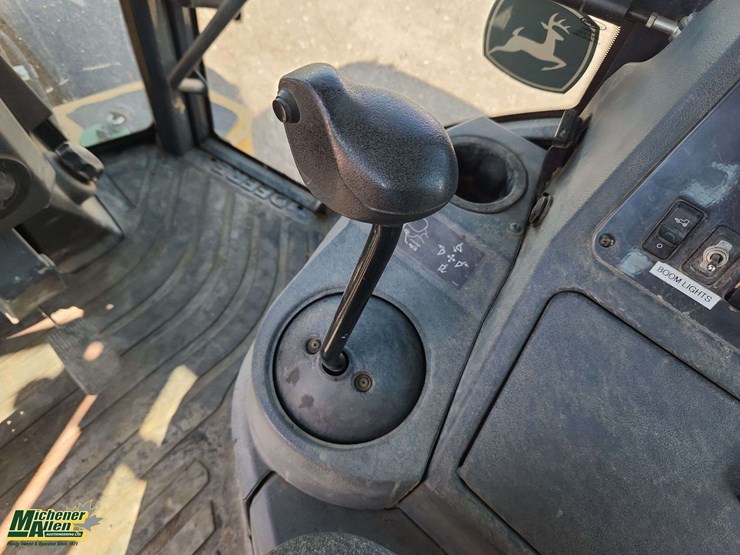 deere-410l-image-24