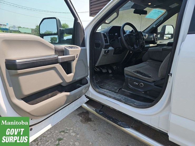 2017-ford-f150-image-13