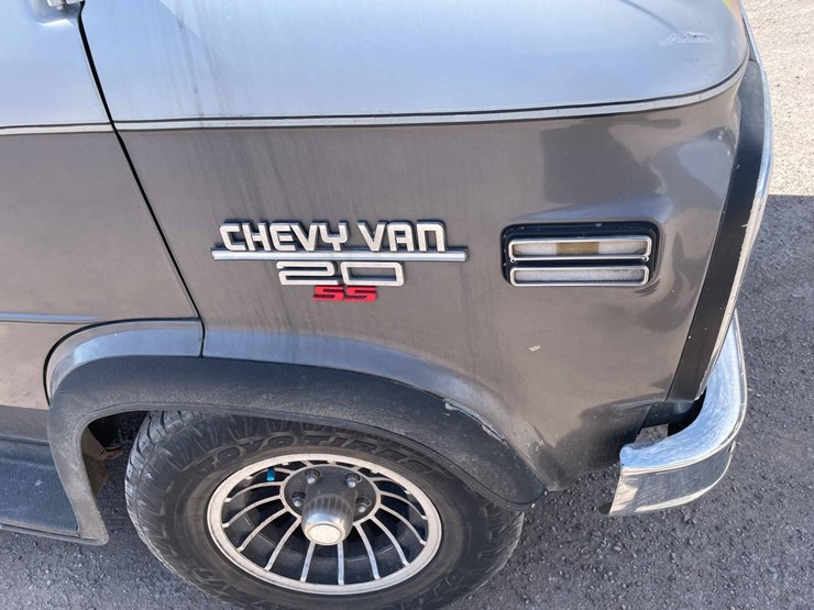 1988-chevrolet-g20-image-12