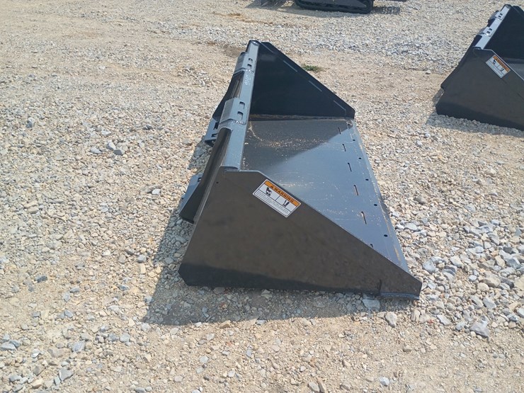 #l73-065-•-wolverine-72"-bucket-skid-steer-attachment-image-4
