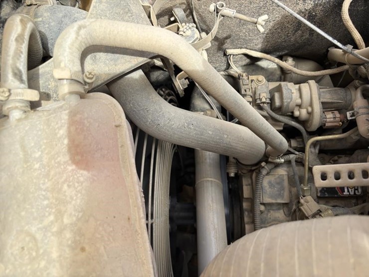 2022-caterpillar-430-image-57