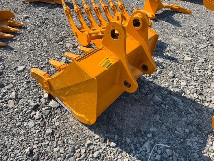 caterpillar-24-image-2