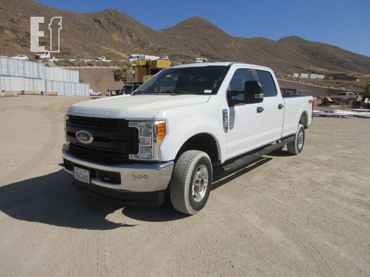 2017-ford-f250-xl-image-1