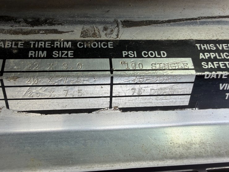 1989-peterbilt-379-image-100