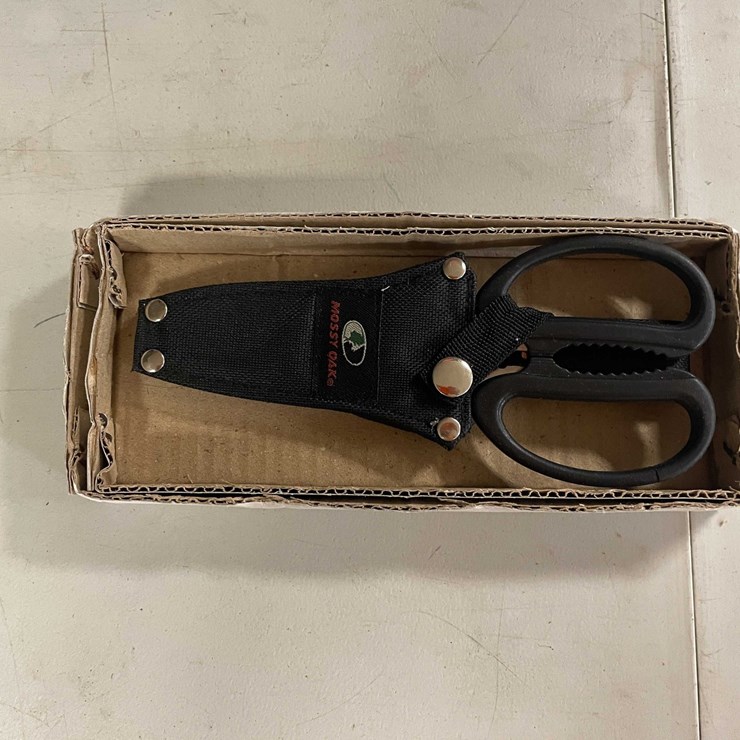 #10813 • Mossy Oak All Purpose Game Shears
