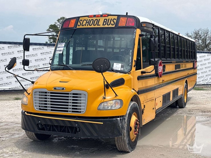 2016-freightliner-b2-image-1