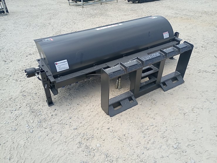 #l64-058-•-jct-sweeper-skid-steer-attachment-image-4