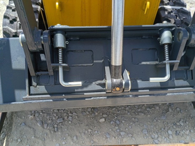 #l63-003-•-2026-zjg-380-mini-skid-steer-image-17