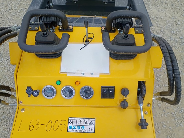 #l63-005-•-2026-zjg-380-mini-skid-steer-image-11