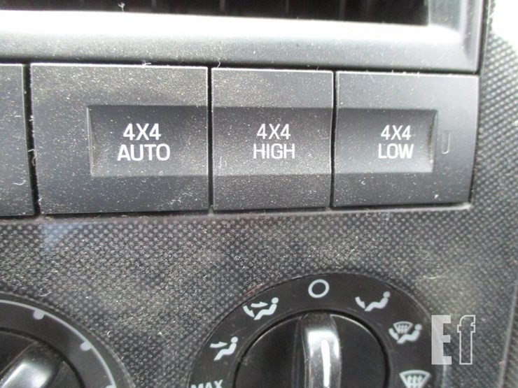 2010-ford-explorer-xlt-image-12